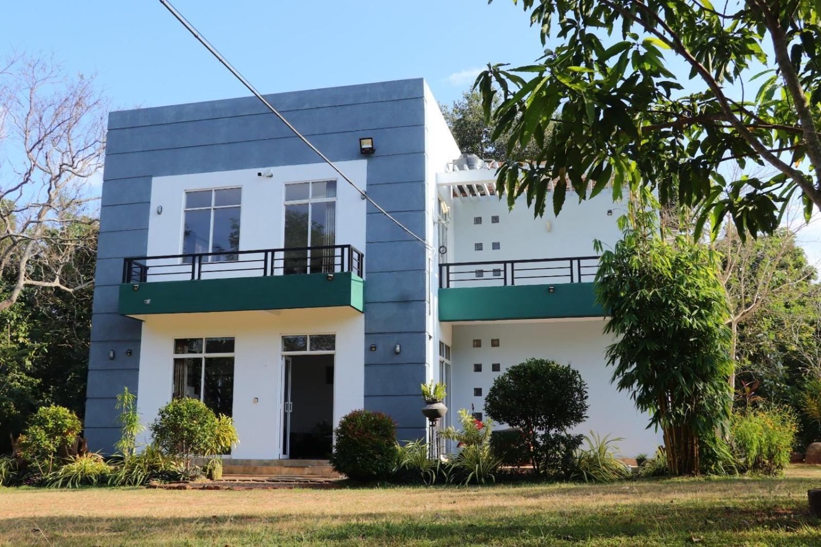 Peacock Resort Anuradhapura Exteriör bild