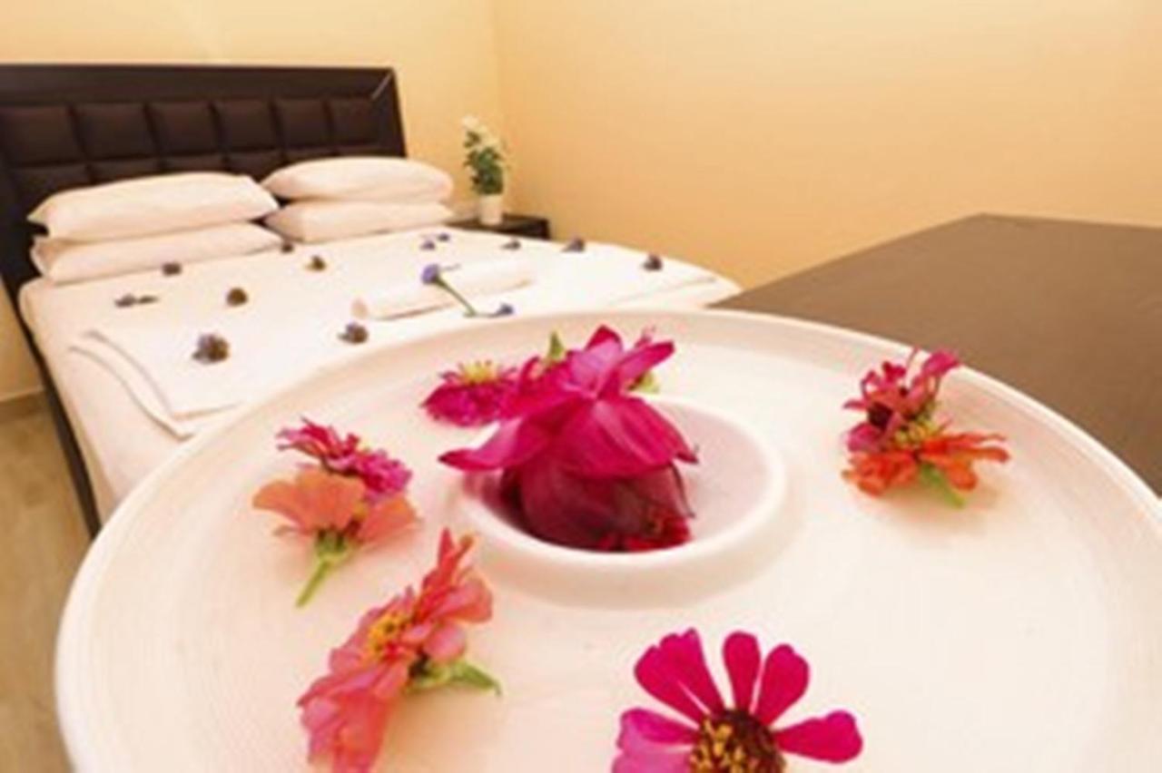 Peacock Resort Anuradhapura Exteriör bild