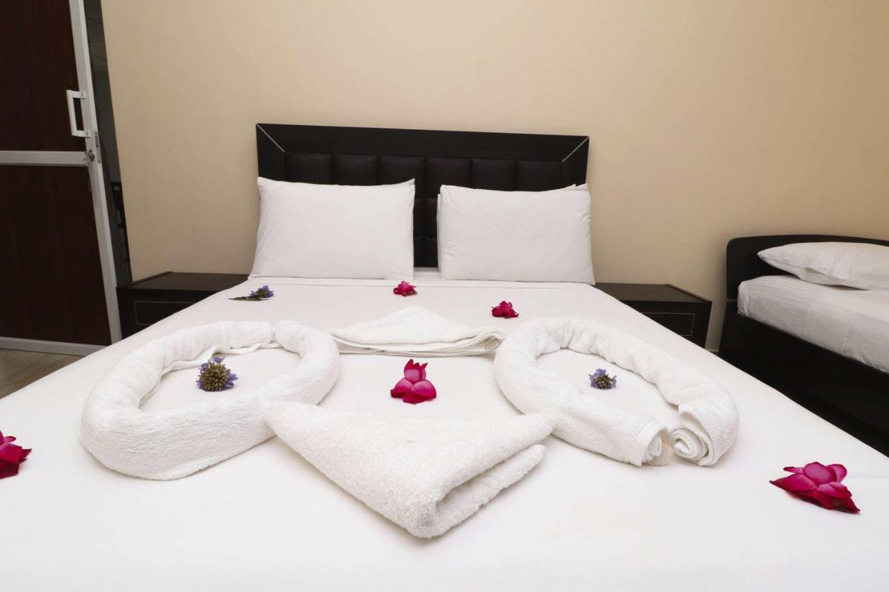 Peacock Resort Anuradhapura Exteriör bild