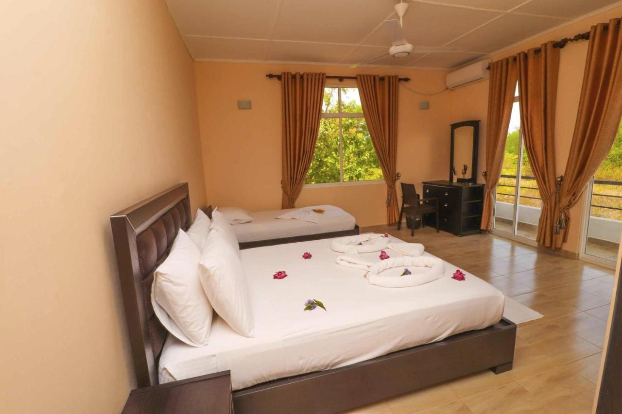 Peacock Resort Anuradhapura Exteriör bild
