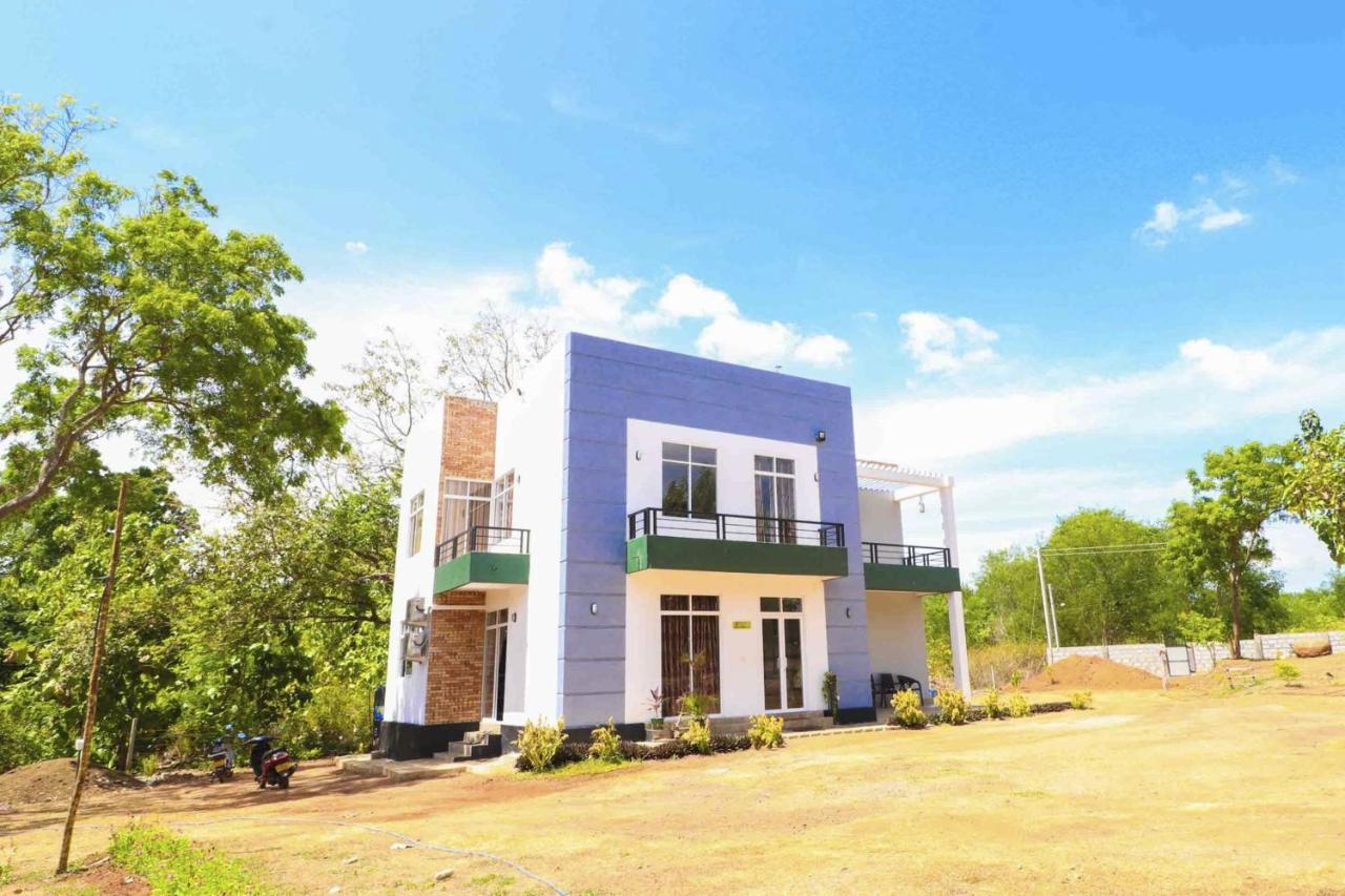 Peacock Resort Anuradhapura Exteriör bild